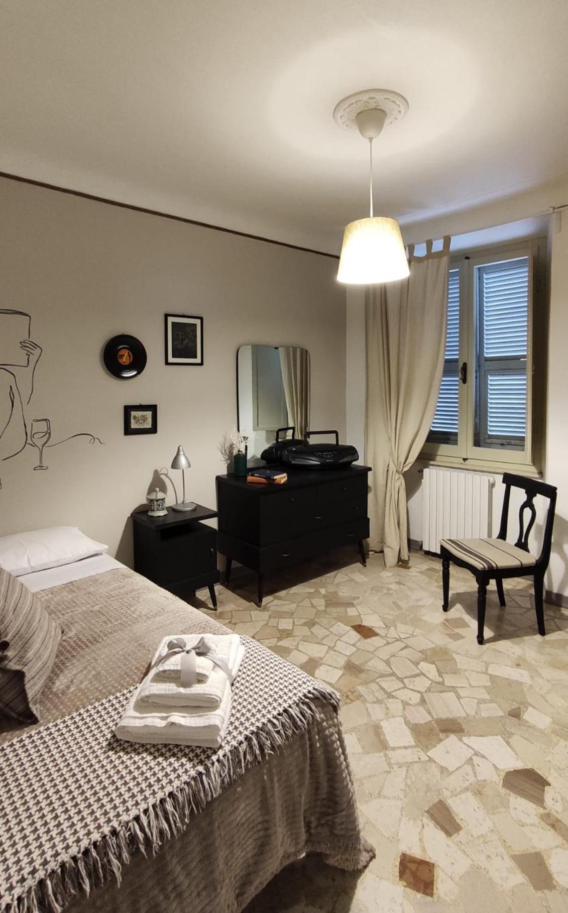Casa Vacanze Nel Centro Storico Di Fermo Happy Song Eksteriør billede
