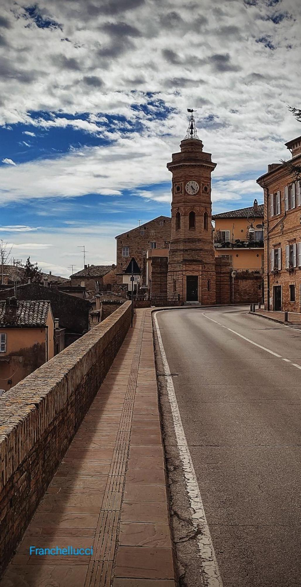 Casa Vacanze Nel Centro Storico Di Fermo Happy Song Eksteriør billede
